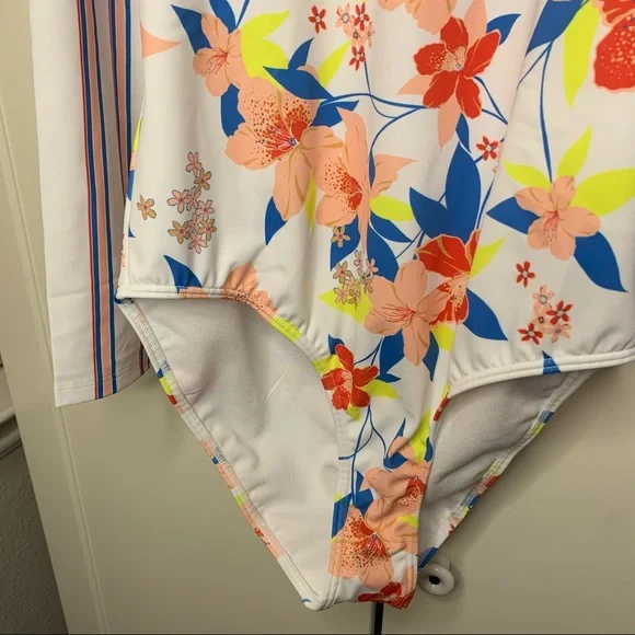 NWT Roxy Girl’s Friendly Flower UPF 50 One Piece Rashguard Swimsuit